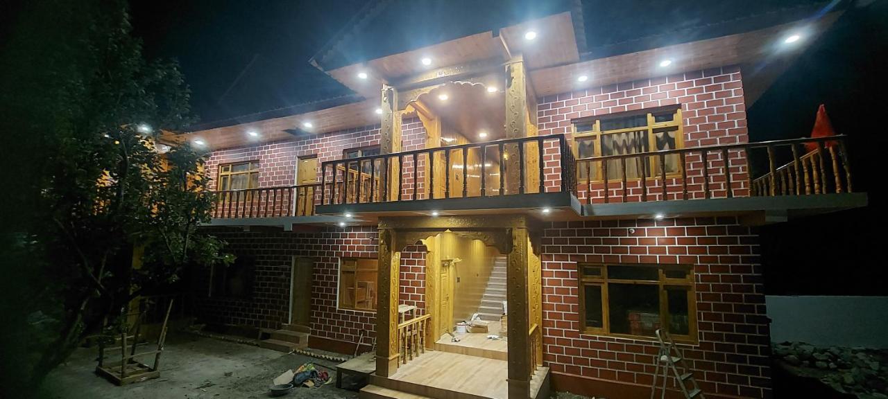 Hotel Royal Hillcrest Harsil Exterior photo